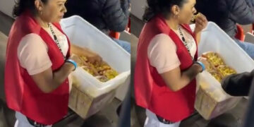VIDEO: ¡No se comió solo una! Vendedora de palomitas disfruta partido de Liga MX