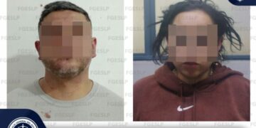 Detienen a pareja señalada por muerte de hombre en la Plaza El Dorado