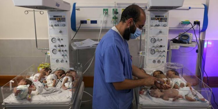 Por falta de electricidad, mueren tres bebés prematuros en un hospital del norte de Gaza