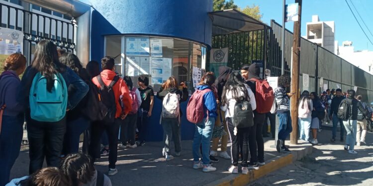 Denuncian violación a la autonomía universitaria por parte de Cuauhtli Badillo