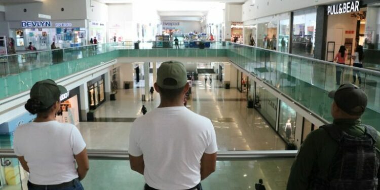 VIDEO| Con estrecha coordinación se garantiza el orden y la tranquilidad en plazas y centros comerciales
