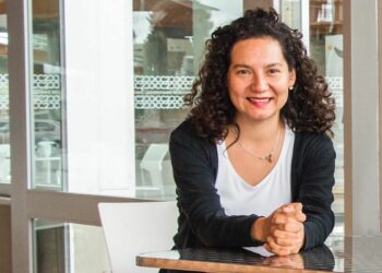 Investigadora de la UASLP logró aislar bacteria que provoca la enfermedad de cítricos conocida como Dragón Amarillo  