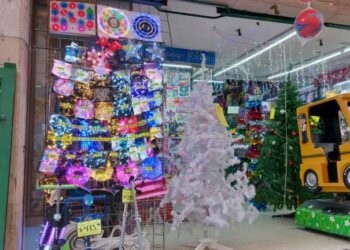 ¿Cuánto cuesta armar un árbol de navidad?