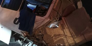 VIDEO: Fuerte accidente de transporte de personal en carretera a Villa de Reyes deja lesionados