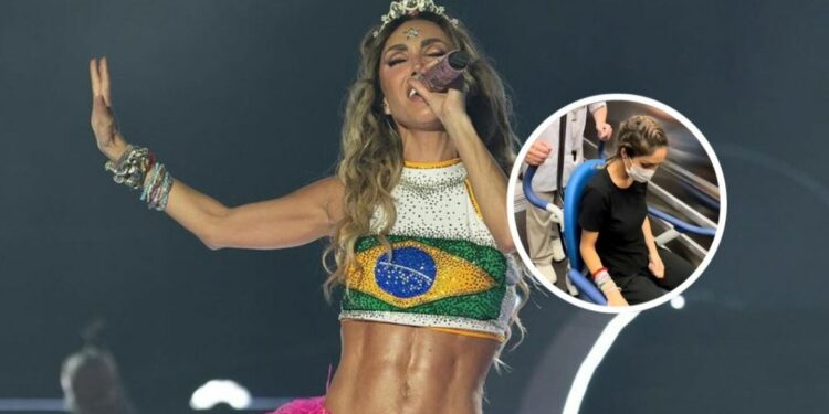 VIDEO: Anahí abandona en ambulancia show de RBD en Brasil por infección renal severa