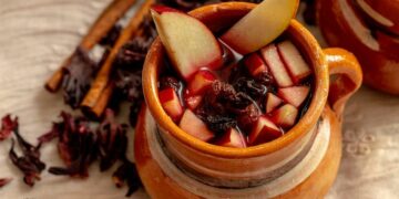 Ponche navideño: ¿Cuáles son sus ingredientes y cómo prepararlo?