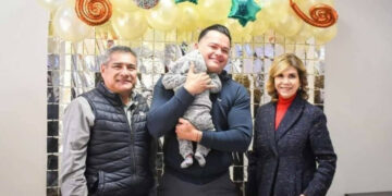 Conoce la historia del primer padre soltero en adoptar un bebé en México