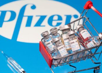Vacuna contra Covid-19 llega a SLP; sólo en estas farmacias puedes comprarla