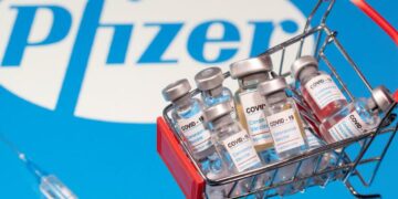Vacuna contra Covid-19 llega a SLP; sólo en estas farmacias puedes comprarla