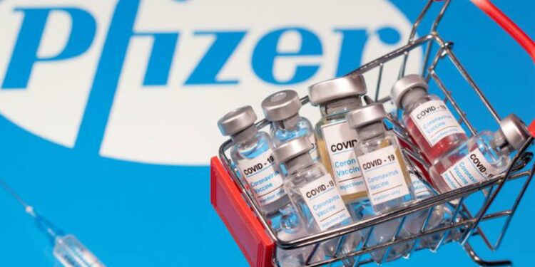 Vacuna contra Covid-19 llega a SLP; sólo en estas farmacias puedes comprarla