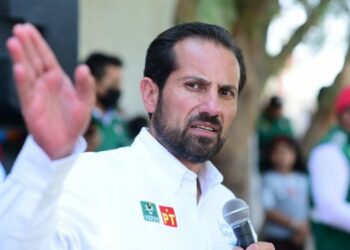 Leonel Serrano renuncia a la Secretaría del Bienestar, va por la candidatura de Morena a la alcaldía capitalina
