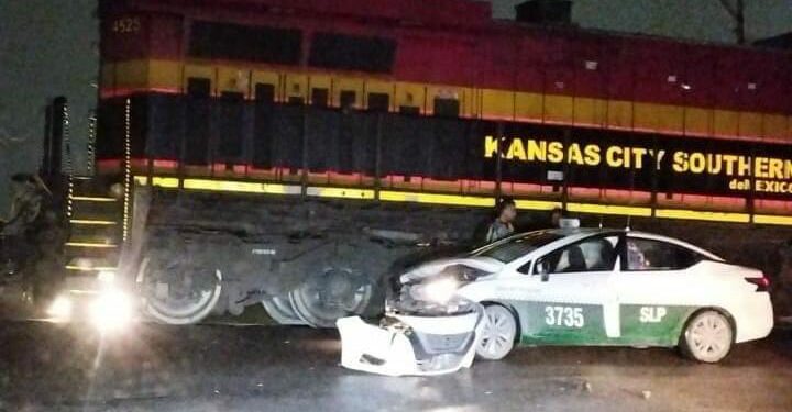 Unidad de taxi sufrió impacto contra la “bestia”
