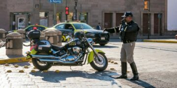 Policía Vial implementa operativo para ordenar el tráfico en el Centro Histórico durante la temporada decembrina
