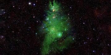 Descubre el árbol de Navidad espacial, según la NASA