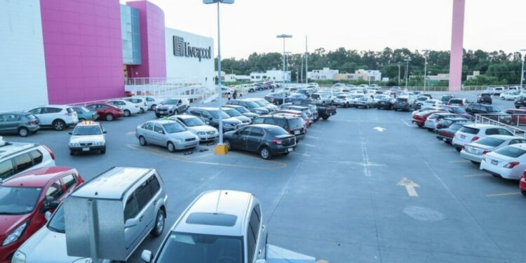 VIDEO: Diputados aprueban gratuidad de estacionamientos de centros comerciales