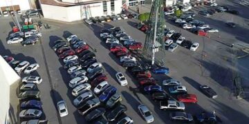 Centros comerciales irán a juicio de amparo contra reforma de estacionamientos gratuitos