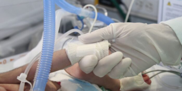 Médicos del IMSS retiran tumor ‘gigante’ de recién nacida