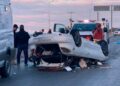 Mujer de 26 años muere en volcadura