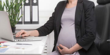 Discriminar por embarazo es violencia y debe castigarse avalan diputados