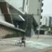 VIDEO: Ciclista estuvo a centimetros de ser aplastado por un ventanal que cayó debido a los fuertes vientos