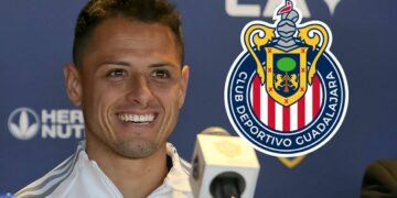 ¡Es oficial! Chicharito regresa a Chivas