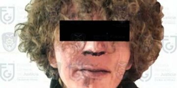 Caso Roma Norte: Mata a su madre y hiere a hermano; Aarón, de 19 años, sonríe al ser detenido