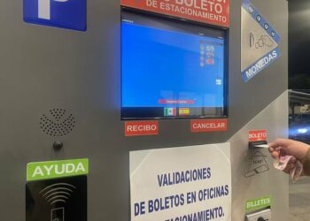 Plazas comerciales se amparan para seguir cobrando estacionamiento en SLP