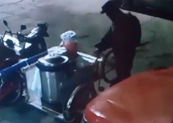 VIDEO: Indigna el robo de un triciclo de tamales en Prados de San Vicente