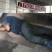 Hallan hombre muerto en escaleras del Metro Pantitlán