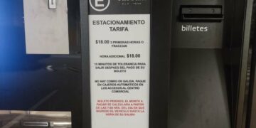 Pese a Ley, centro comercial The Park comienza a cobrar estacionamiento en SLP