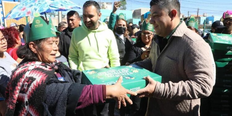 Lleva Ricardo Gallardo festejos del Día de Reyes a colonias de la capital