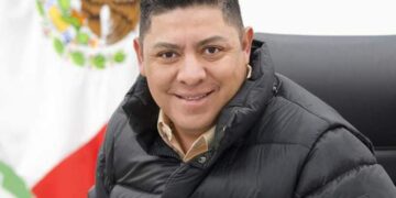 Ricardo Gallardo lamenta que plazas se amparen contra gratuidad de estacionamientos