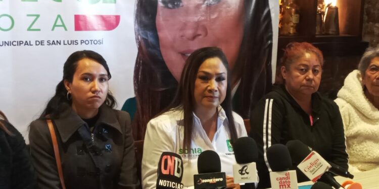 Sonia Mendoza inicia precampaña por la alcaldía capitalina