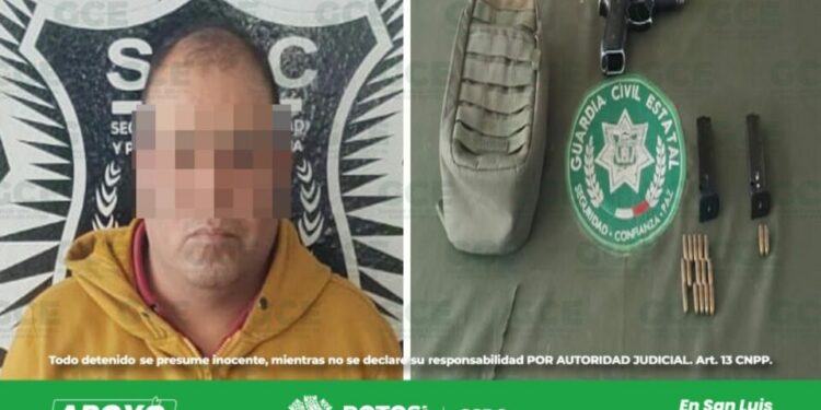 Hombre que se identificó como policía es detenido con arma de fuego