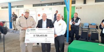 SEER entrega donativo de 729 mil pesos a Bomberos