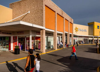 ¿Qué centros comerciales ya no cobran estacionamiento en San Luis Potosí?