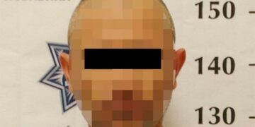 Detienen a sujeto por apedrear a su padre