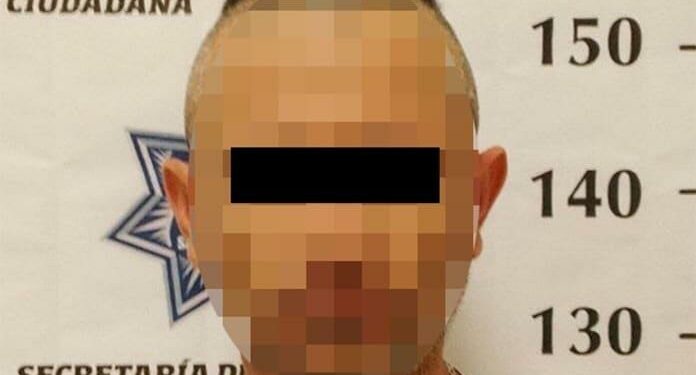 Detienen a sujeto por apedrear a su padre