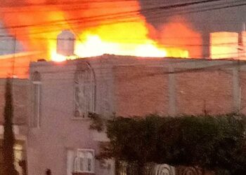 Incendio arrasa con vivienda en Col. La Libertad