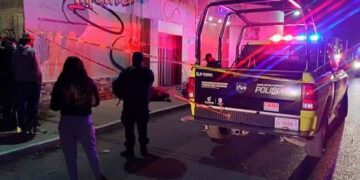 Motociclista muere al chocar contra inmueble