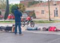 Pareja en motocicleta es arrollada en Av. México