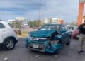 Cuatro vehículos dañados por choques en Salvador Nava