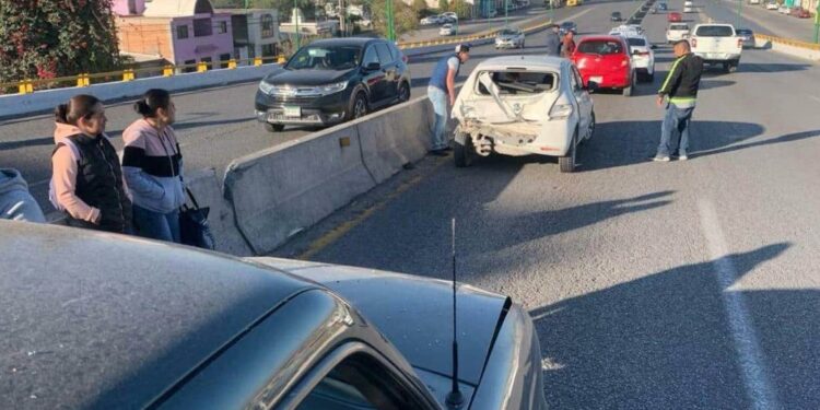 Se registra “carambola” en la cima de puente en carretera a Rioverde