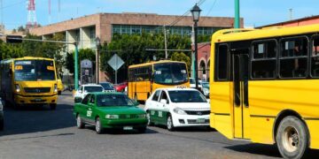 Iniciarán negociaciones para el incremento del transporte urbano y taxis