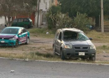 Una mujer lesionada en volcadura sobre Periférico Oriente