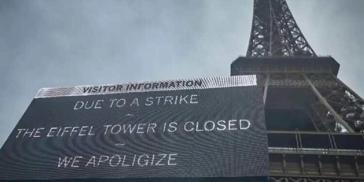 ¡Torre Eiffel se queda sin turistas! Trabajadores se van a huelga