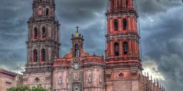 Sábado nublado y con lluvia en la capital potosina