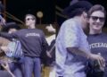 Grupo Firme invita al escenario a Drake Bell en uno de sus conciertos y arman una gran fiesta al estilo mexicano