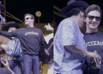 Grupo Firme invita al escenario a Drake Bell en uno de sus conciertos y arman una gran fiesta al estilo mexicano
