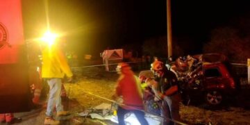 Mueren dos personas en fatal choque en Carretera a Villa de Reyes